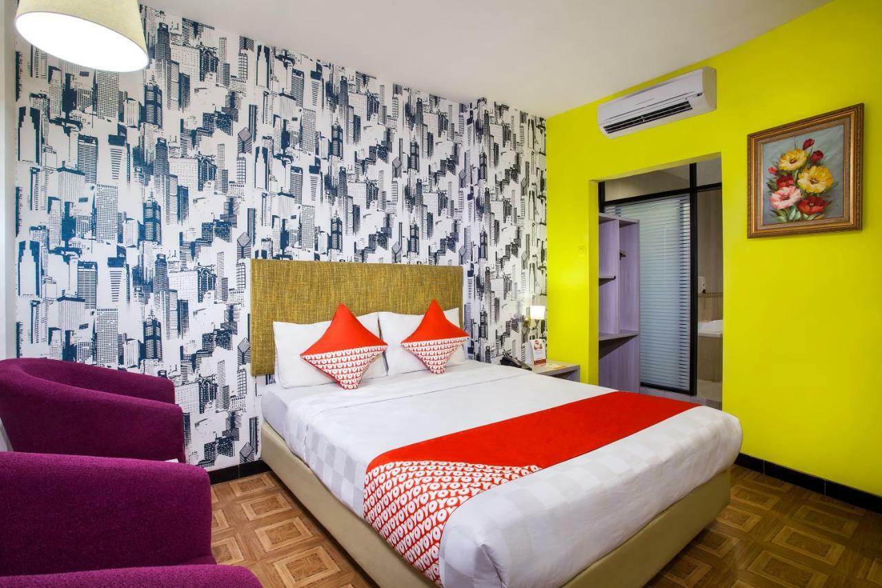 Oyo 119 Belvena Hotel Jakarta Exterior foto